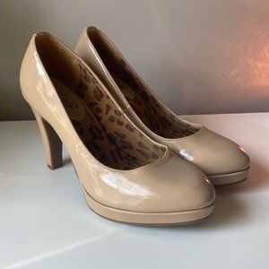 Kenneth Cole “Unlisted” Pumps